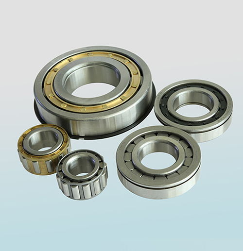 Cylindrical roller bearings with cage